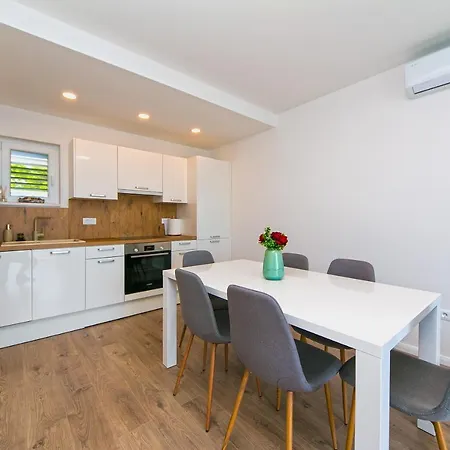 Apartment Macan